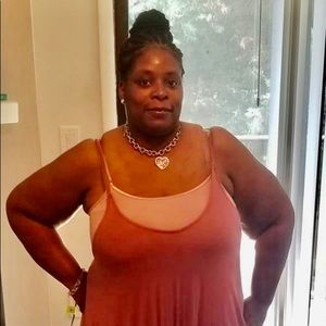 Meet your Posher, Denella